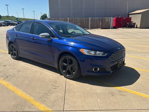 Used 2016 Ford Fusion SE FWD image 6