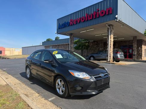 Used 2013 Ford Focus SE FWD image 1