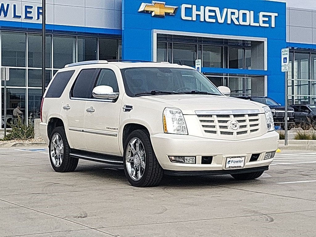 Used 2008 Cadillac Escalade AWD image 2