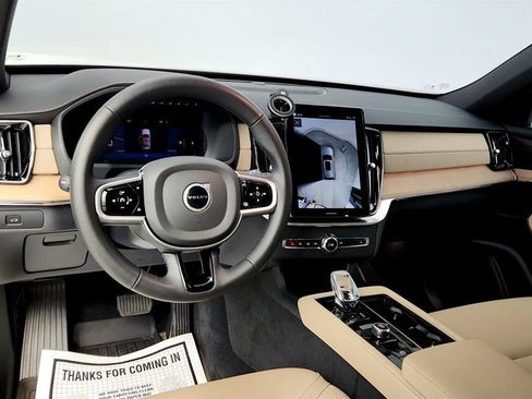 Used 2026 Volvo XC90 B6 Plus w/ Protection Package Premier AWD/4WD image 13