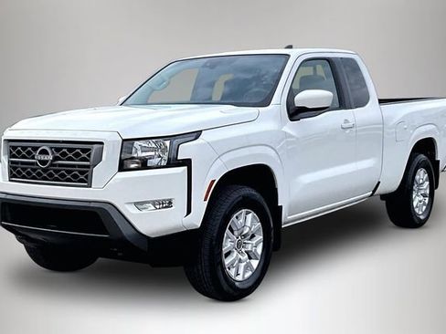 Certified 2024 Nissan Frontier SV w/ SV Convenience Package image 2