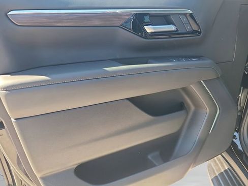 New 2026 Chevrolet Suburban LS RWD image 14