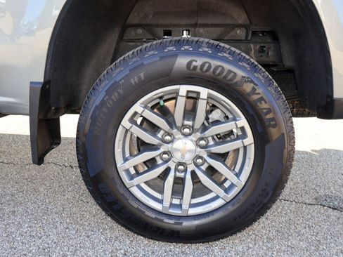Used 2024 Chevrolet Colorado LT RWD image 28