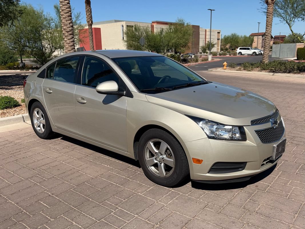 Used 2014 Chevrolet Cruze LT FWD image 1
