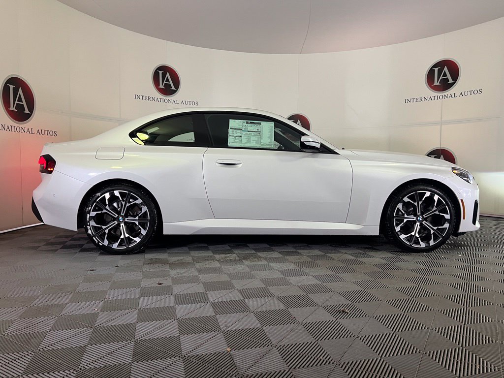 New 2026 BMW 230i xDrive Coupe w/ Convenience Package AWD/4WD image 9