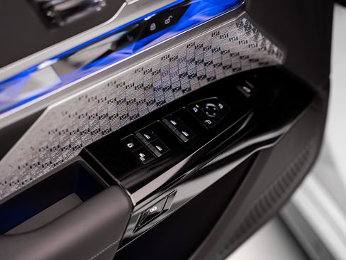 Used 2024 BMW 760i xDrive image 56