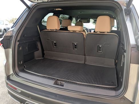 Used 2025 Buick Enclave Preferred w/ Power Package image 25