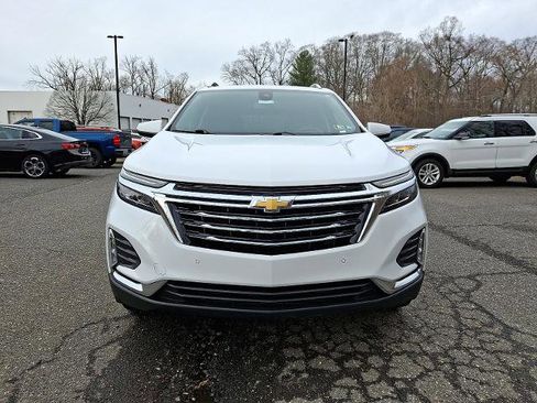 Used 2023 Chevrolet Equinox Premier image 2