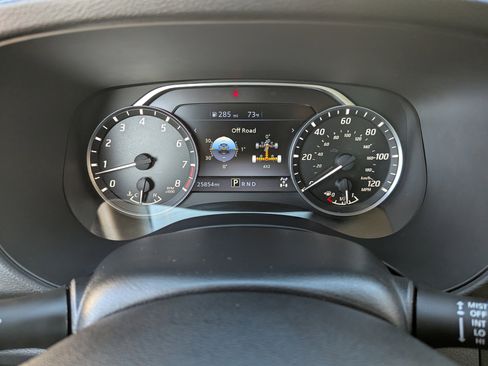 Used 2023 Nissan Frontier SV image 30