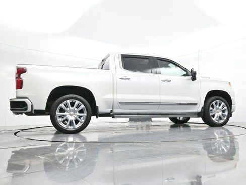 Used 2022 Chevrolet Silverado 1500 High Country w/ High Country Premium Package AWD/4WD image 50