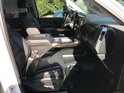 Used 2019 Chevrolet Silverado 3500 LTZ w/ Duramax Plus Package image 31