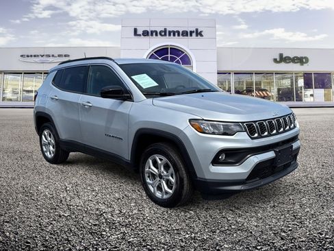 Used 2025 Jeep Compass Latitude AWD/4WD image 20