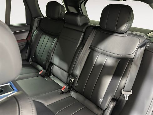 New 2026 Land Rover Range Rover SE image 12