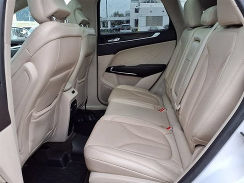 Used 2019 Lincoln MKC Reserve w/ MKC Climate Package FWD image 5