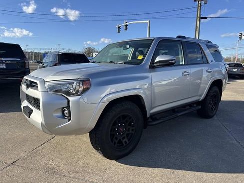 Used 2022 Toyota 4Runner SR5 Premium w/ Moonroof Package image 3