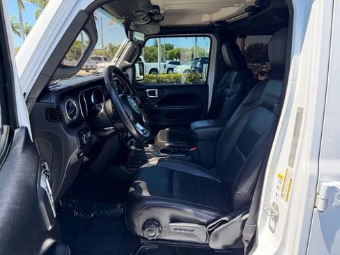 Used 2020 Jeep Gladiator Overland AWD/4WD image 10