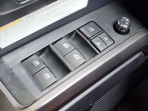 Used 2018 Toyota Tacoma TRD Off-Road AWD/4WD image 27