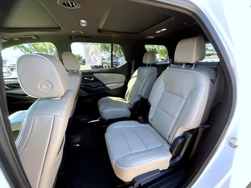 Used 2023 Chevrolet Traverse Premier AWD/4WD image 21