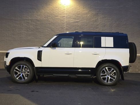 New 2025 Land Rover Defender 110 X-Dynamic SE image 19