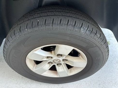 Used 2019 RAM 1500 Classic SLT RWD image 11