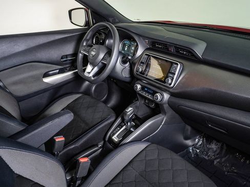 Used 2019 Nissan Kicks SV FWD image 14
