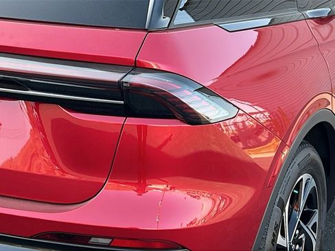 New 2025 Lincoln Nautilus Premier w/ Equipment Group 102A image 9