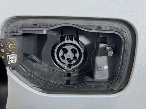 Used 2024 Jeep Grand Cherokee Limited 4xe image 33