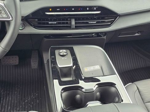 New 2026 Buick Enclave Sport Touring w/ LPO, Floor Liner Package image 16