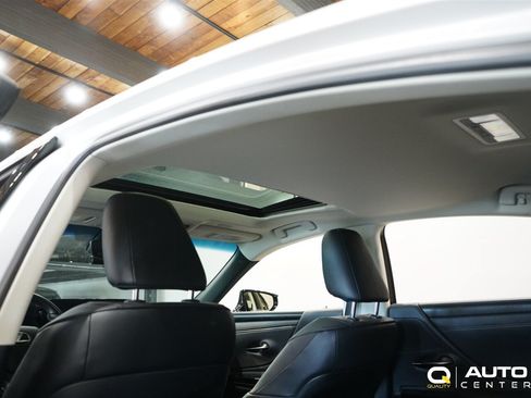 Used 2022 Lexus ES 300h FWD image 30
