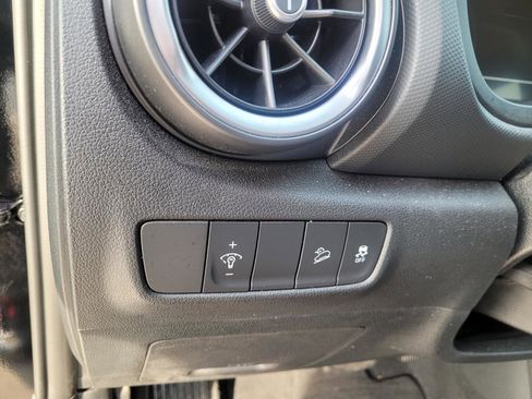 Used 2023 Hyundai Kona Limited image 27