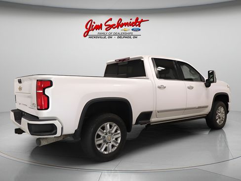 Used 2024 Chevrolet Silverado 2500 High Country w/ High Country Premium Package AWD/4WD image 6