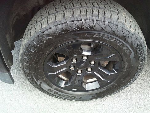 Used 2015 Chevrolet Silverado 1500 LTZ Z71 w/ Midnight Edition AWD/4WD image 12