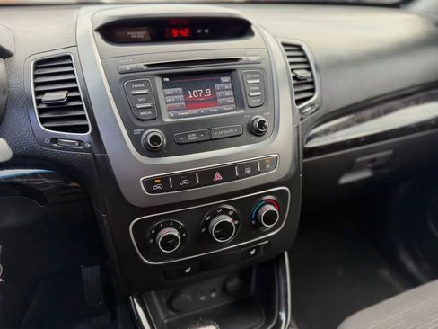 Used 2014 Kia Sorento LX AWD/4WD image 40
