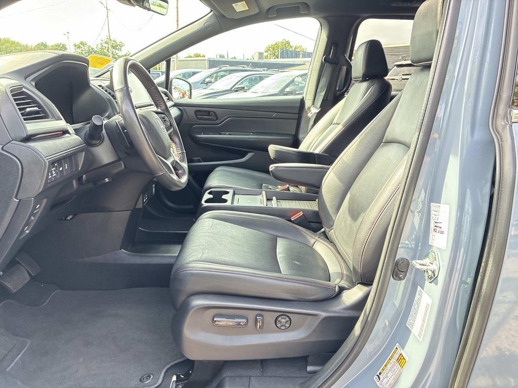 Used 2025 Honda Odyssey Sport-L image 26