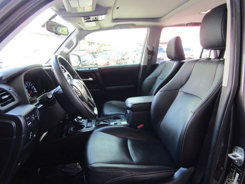 Used 2019 Toyota 4Runner Limited AWD/4WD image 9