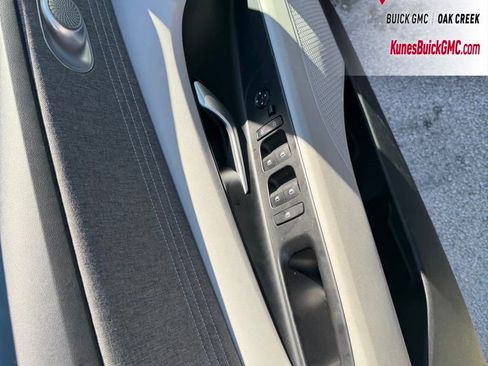 Used 2025 Hyundai Elantra Limited image 7