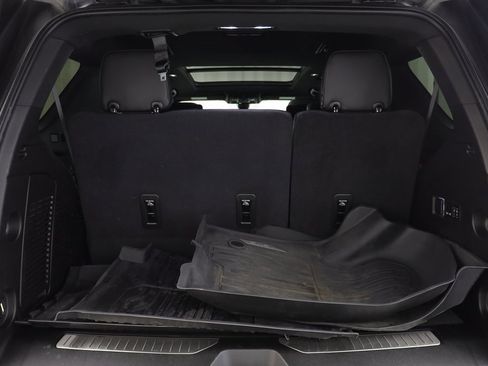 Used 2021 GMC Yukon Denali w/ Denali Premium Package image 20