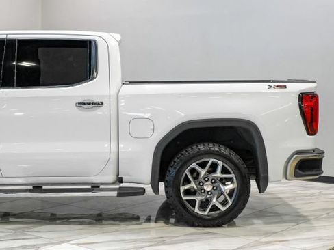 Used 2022 GMC Sierra 1500 SLT AWD/4WD image 19