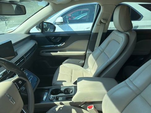 Used 2022 Lincoln Corsair FWD w/ Premium Package image 5