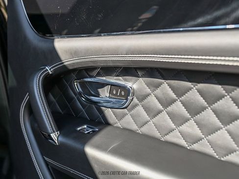 Used 2018 Bentley Bentayga image 72