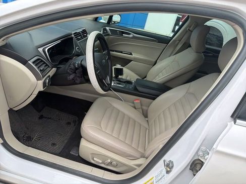 Used 2019 Ford Fusion SEL image 14