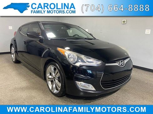 Used 2012 Hyundai Veloster w/ Style Pkg image 1