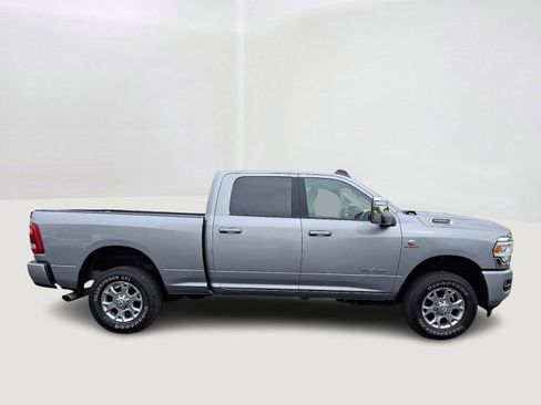 Used 2024 RAM 2500 Laramie AWD/4WD image 8