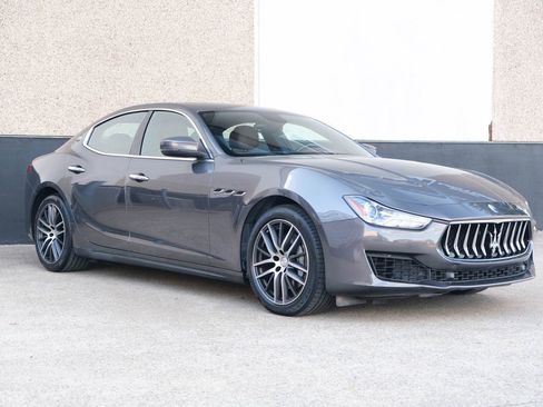 Used 2018 Maserati Ghibli Sedan 4D image 4