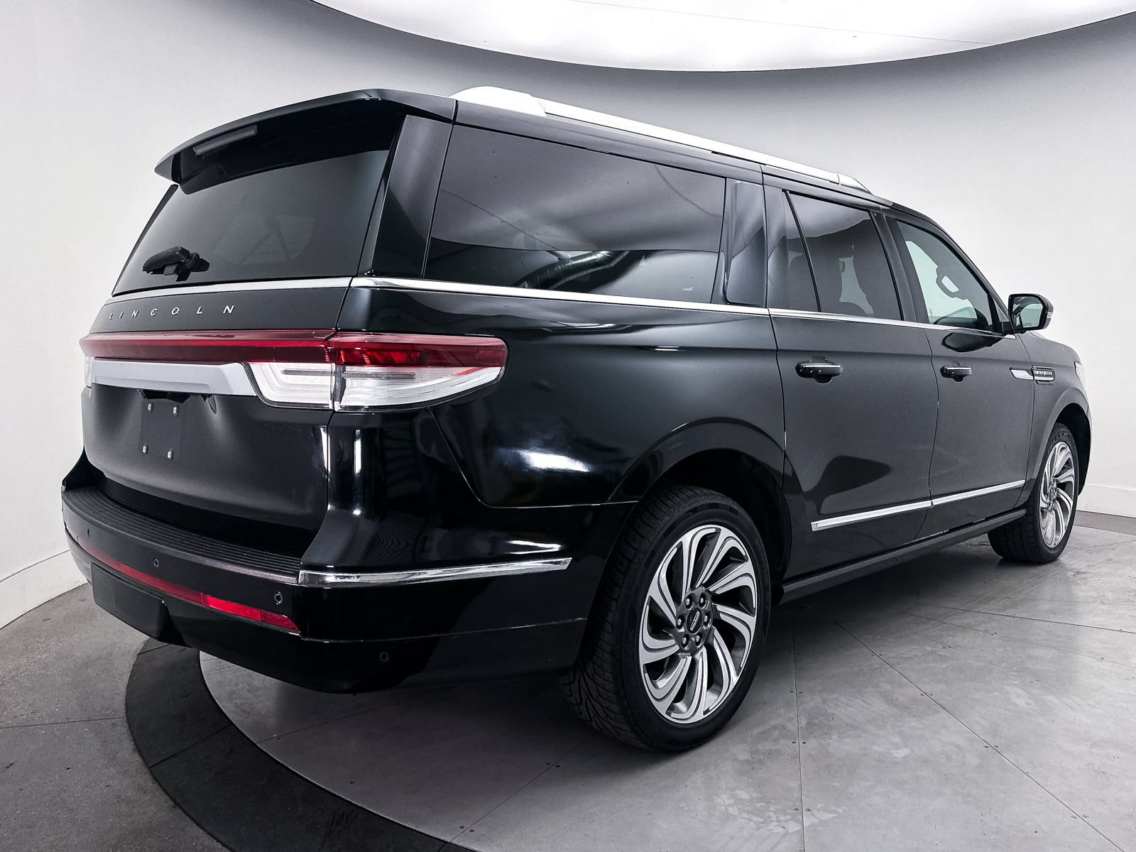 Used 2022 Lincoln Navigator L Reserve AWD/4WD image 17