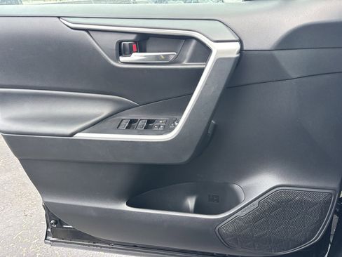 Used 2023 Toyota RAV4 XLE image 16