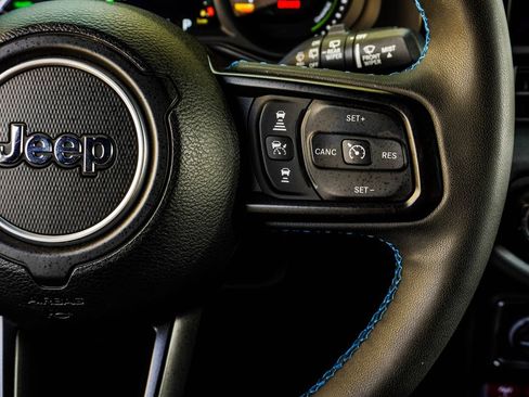 Used 2024 Jeep Wrangler Unlimited Rubicon 4xe image 32