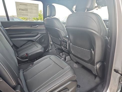 New 2025 Jeep Grand Cherokee L Limited image 11