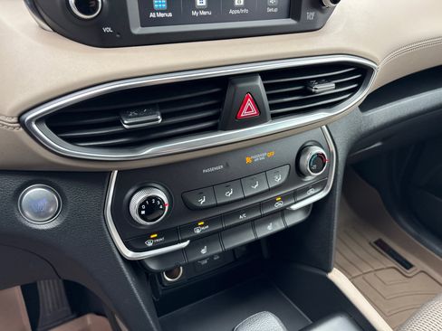 Used 2020 Hyundai Santa Fe SEL image 21