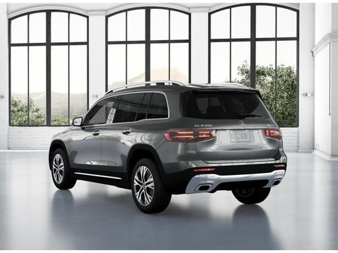 Used 2026 Mercedes-Benz GLB 250 4MATIC image 28